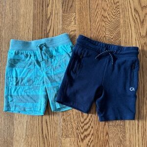 Set of 2 GAP Shorts for toddler boys - 12-24M - Used/Good Condition